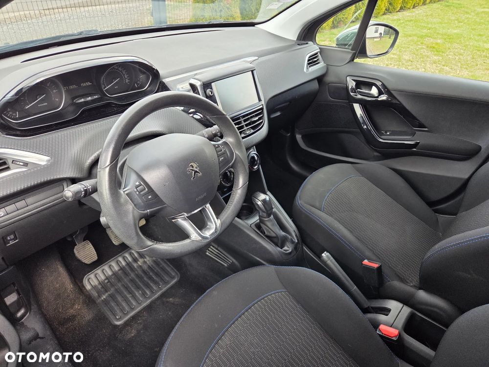 Peugeot 208 PureTech 82 Style - 9