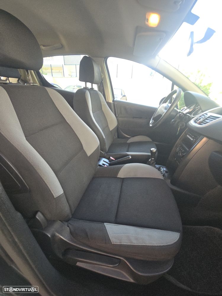 Peugeot 207 1.4 HDi Urban - 16