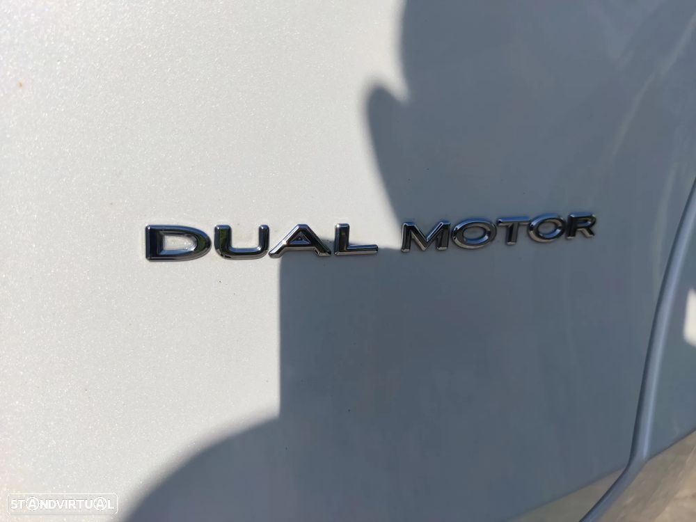 Tesla Model Y Long Range Tração Integral - 29