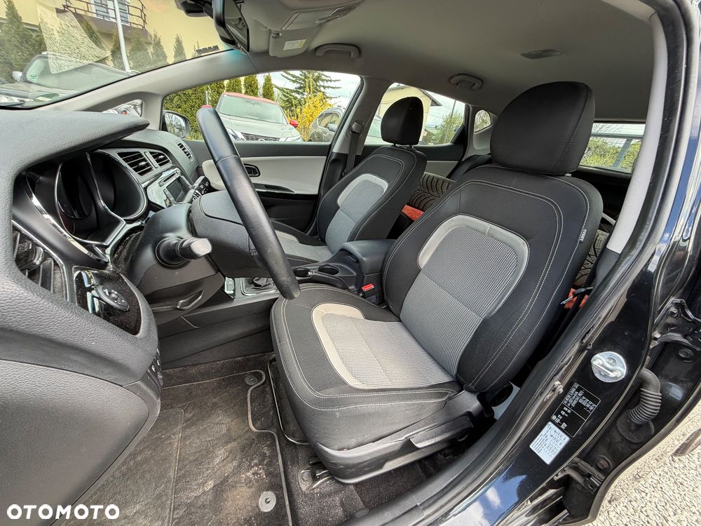 Kia Ceed 1.4 CVVT ISG Dream Team Edition - 34