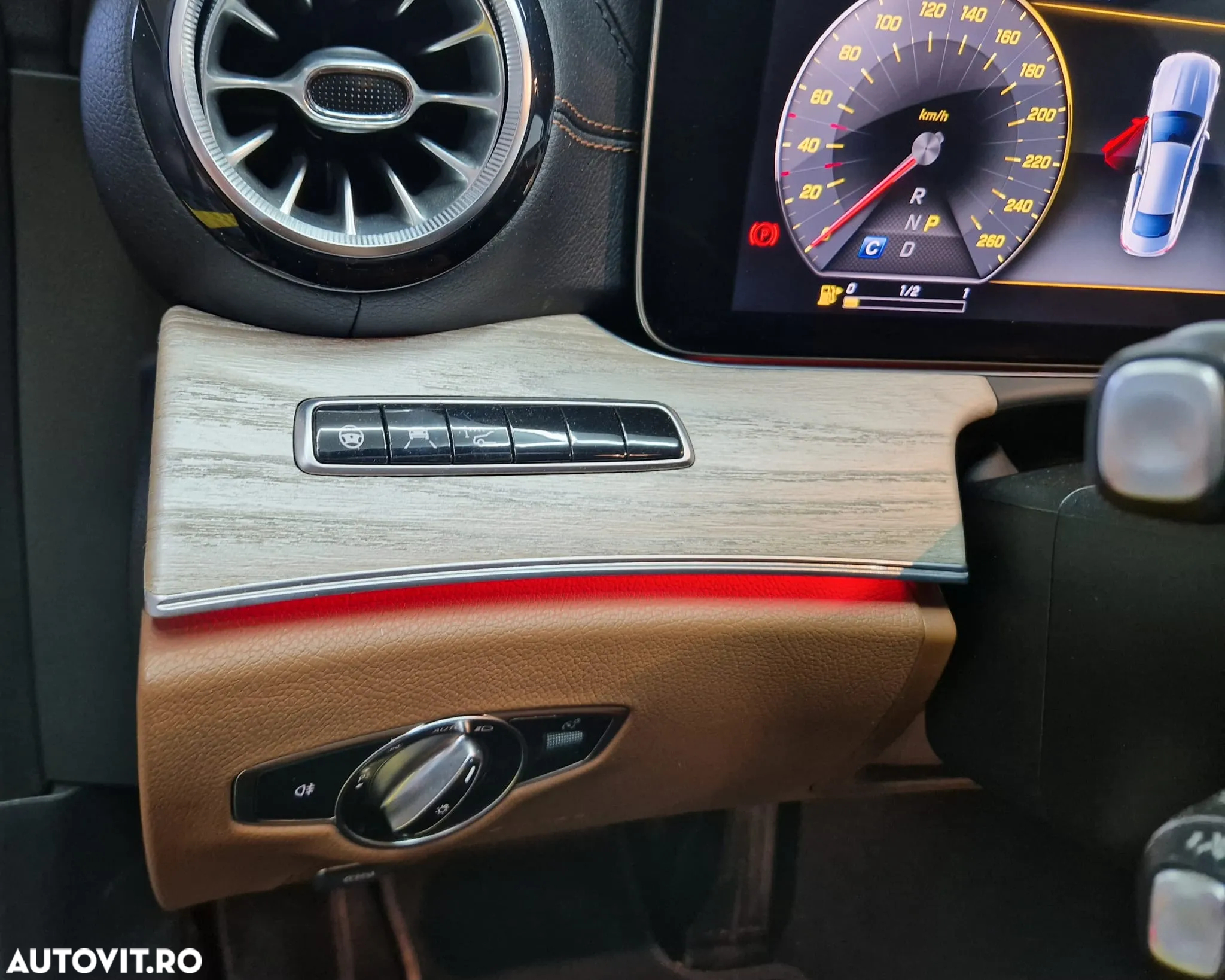 Mercedes-Benz E 220 d Coupe Aut. - 13