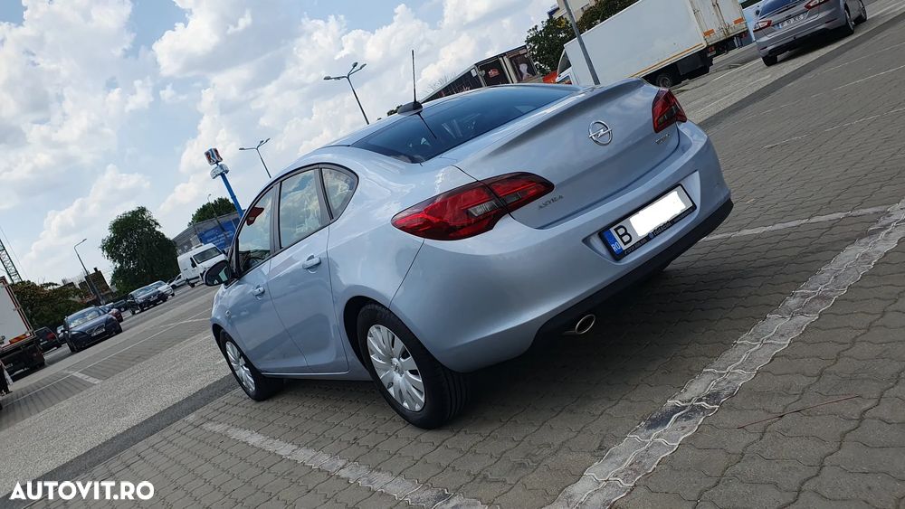 Opel Astra 1.6 TWINPORT ECOTEC Essentia - 10