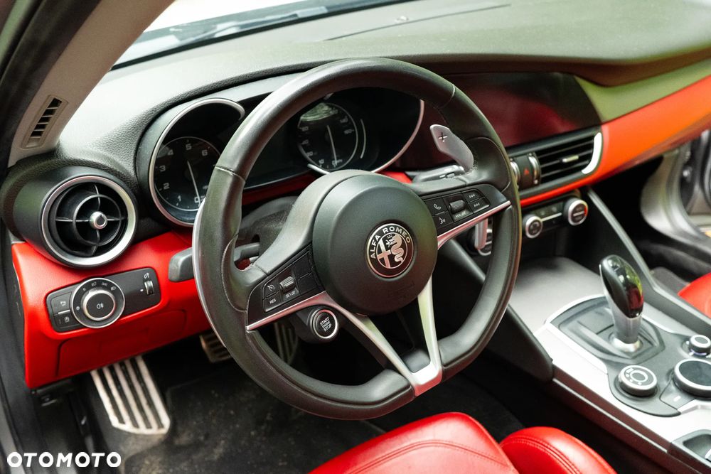 Alfa Romeo Giulia - 31