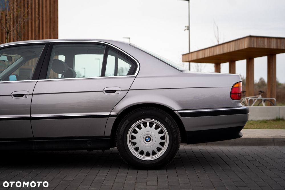 BMW Seria 7 730i - 10