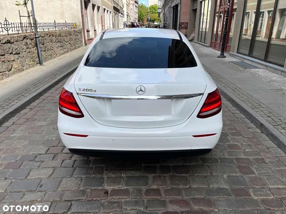 Mercedes-Benz Klasa E 200 d 9G-TRONIC - 9