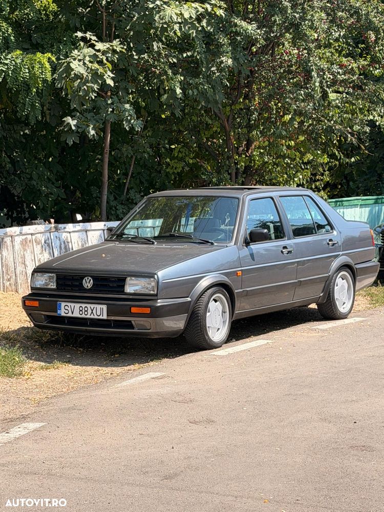 Volkswagen Jetta - 2