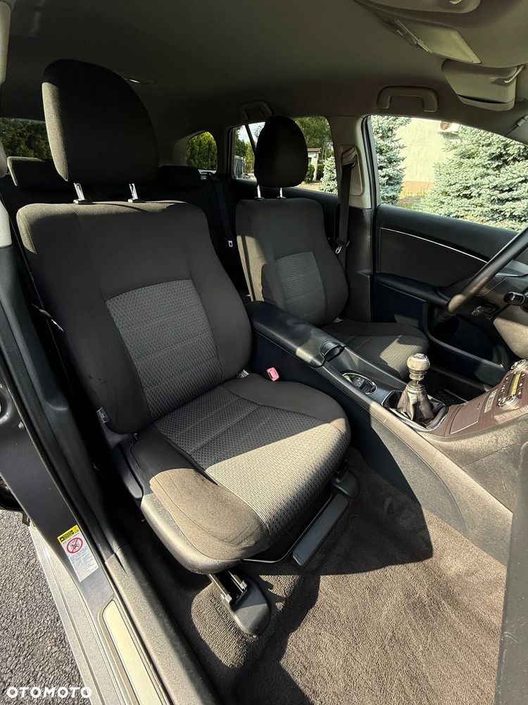 Toyota Avensis 2.0 D-4D Premium - 16