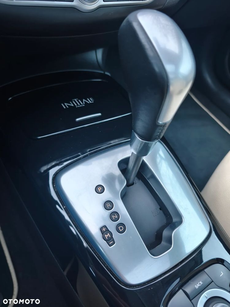 Renault Laguna 2.0 dCi Initiale - 21