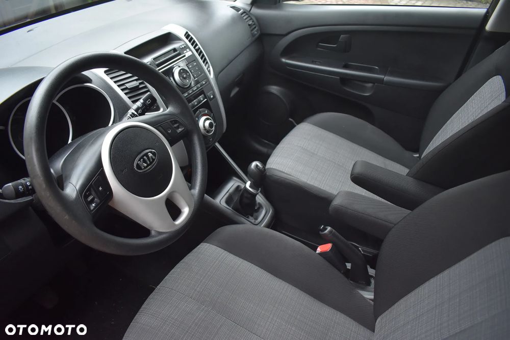 Kia Venga 1.4 CVVT ISG Vision - 11