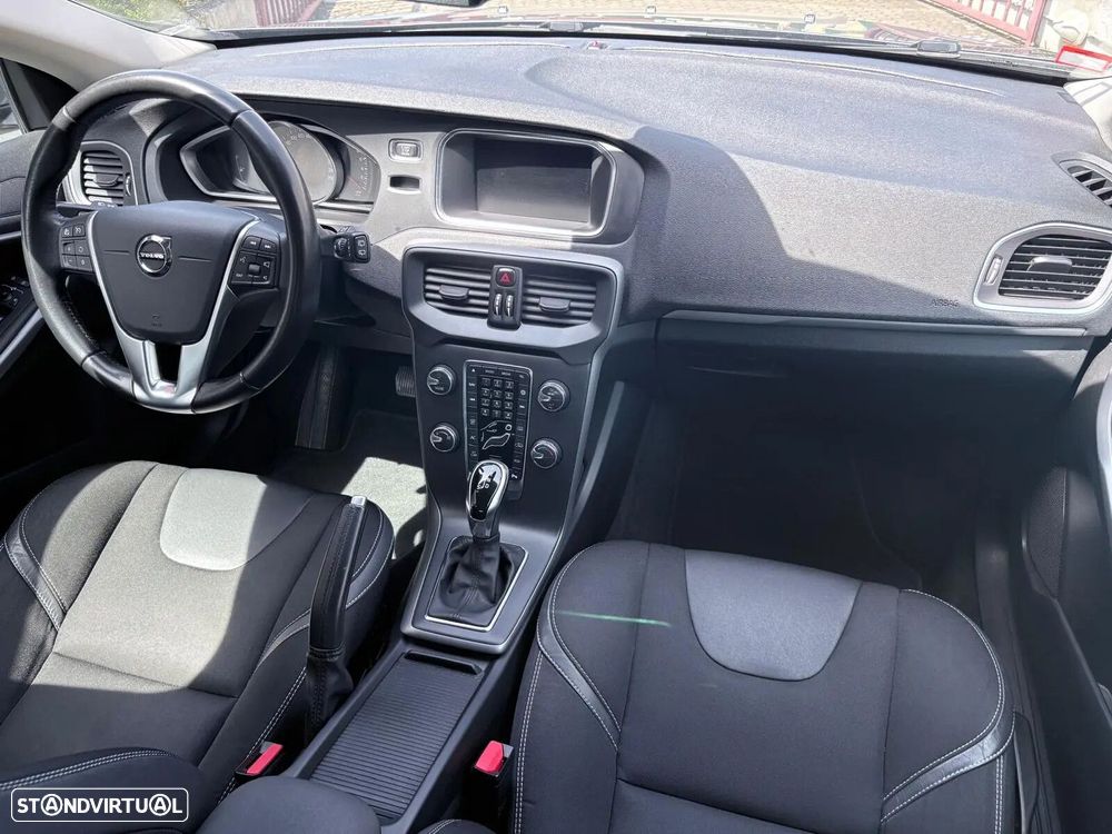 Volvo V40 1.5 T3 Sport Edition Plus Geartronic - 34