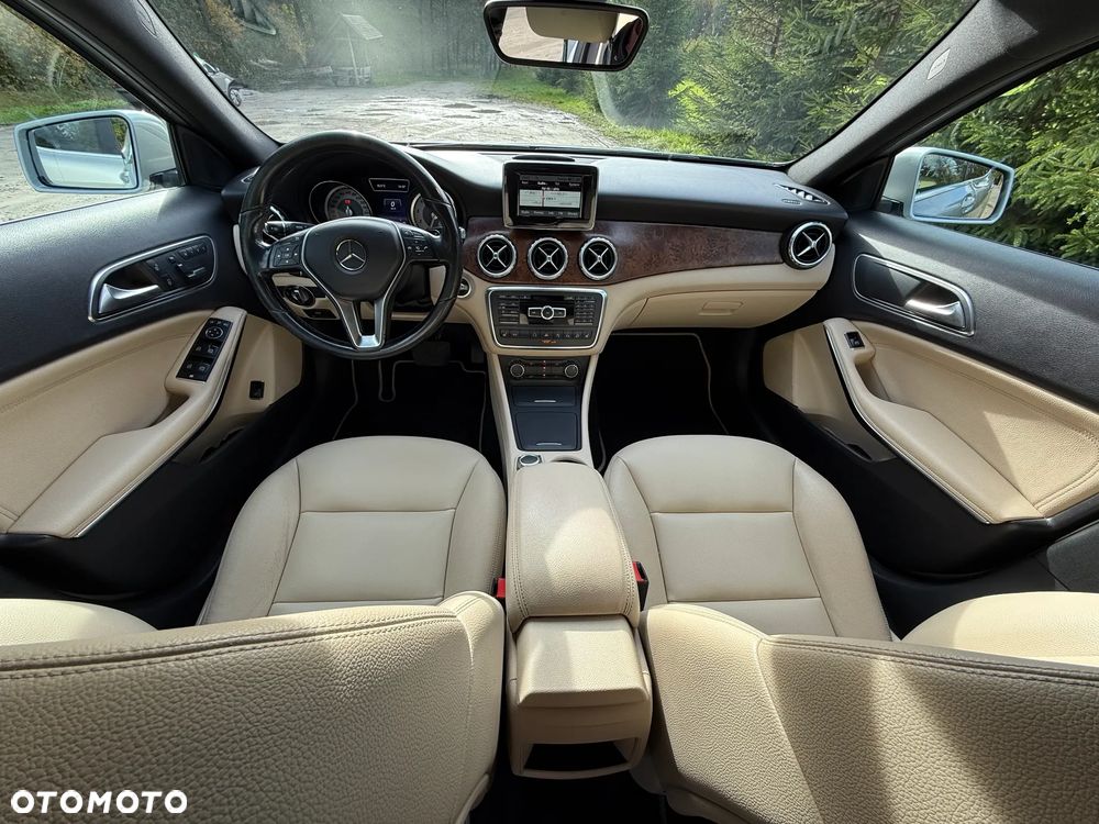 Mercedes-Benz GLA 250 4-Matic - 13