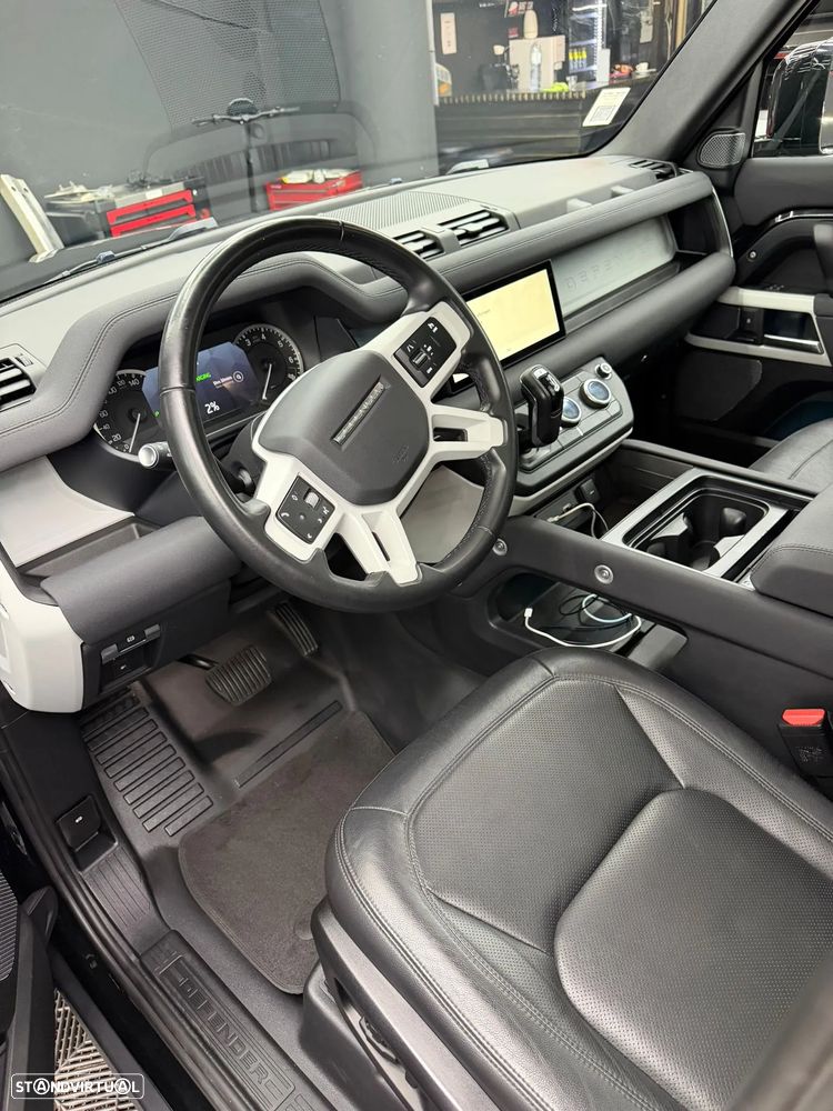 Land Rover Defender - 10