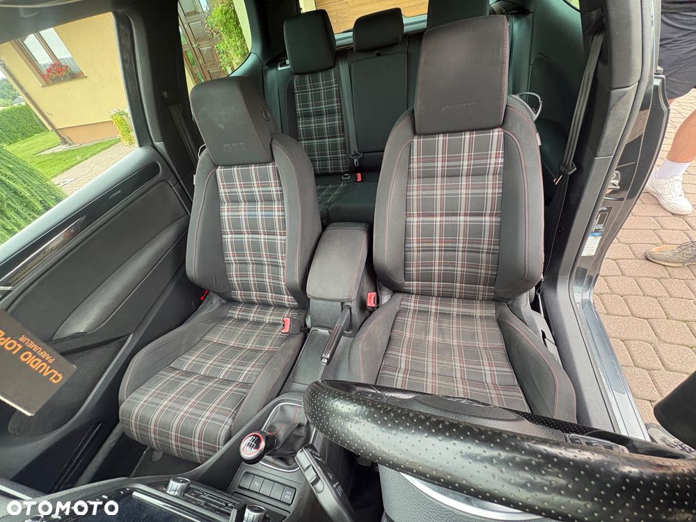 Volkswagen Golf 2.0 TSI GTI - 13