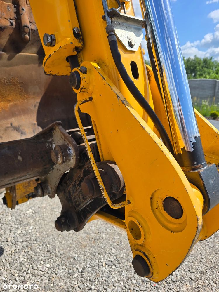 JCB - 17