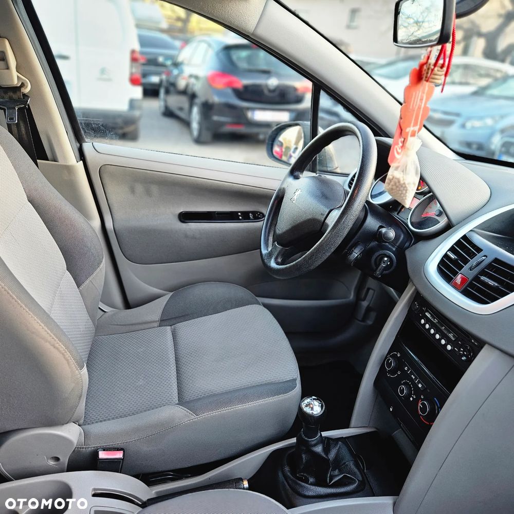 Peugeot 207 1.4 - 23