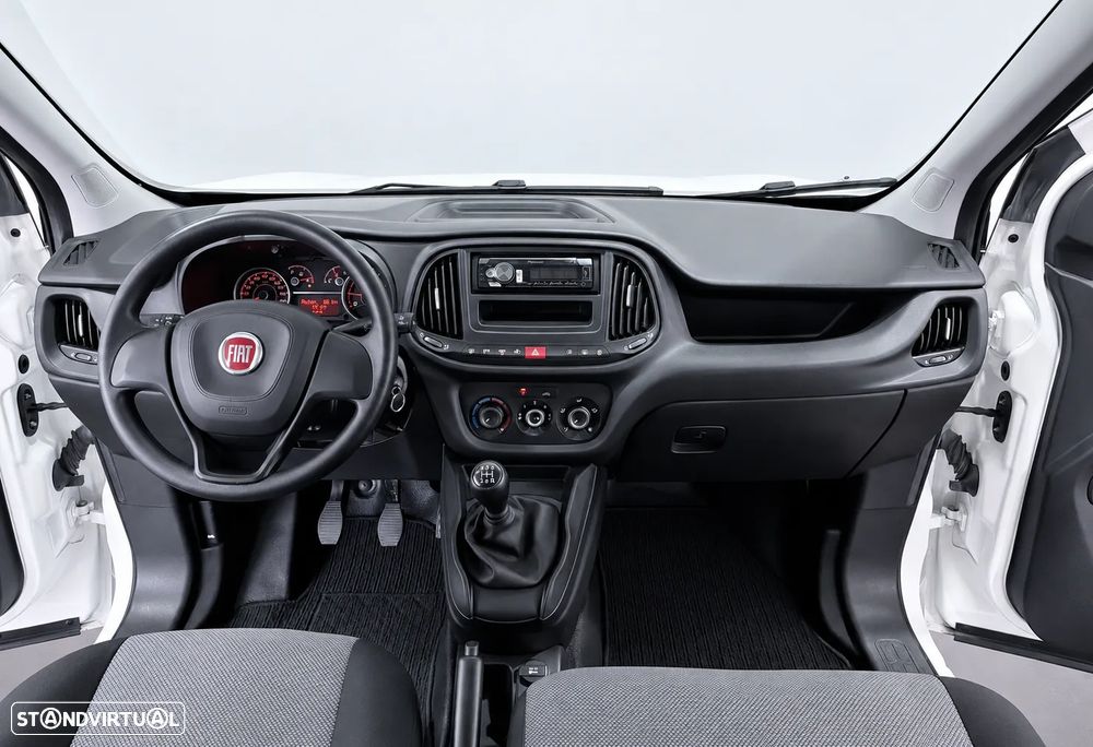 Fiat DOBLO CARGO 1.3 M-JET 95 CV - 3 LUGARES - IVA DEDUTIVÉL - 8603 KM - 6