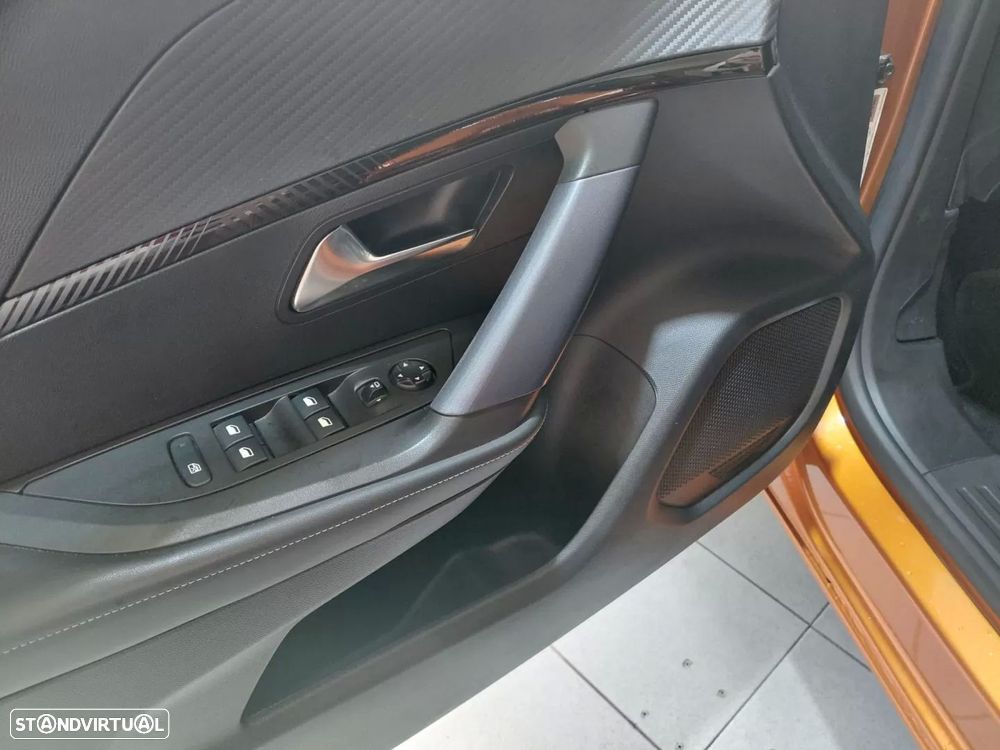 Peugeot e-2008 50 kWh Allure Pack - 11