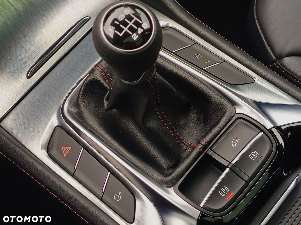 MG HS 1.5 T-GDI Exclusive - 17