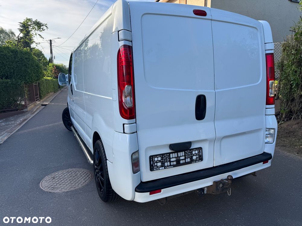 Opel Vivaro - 11