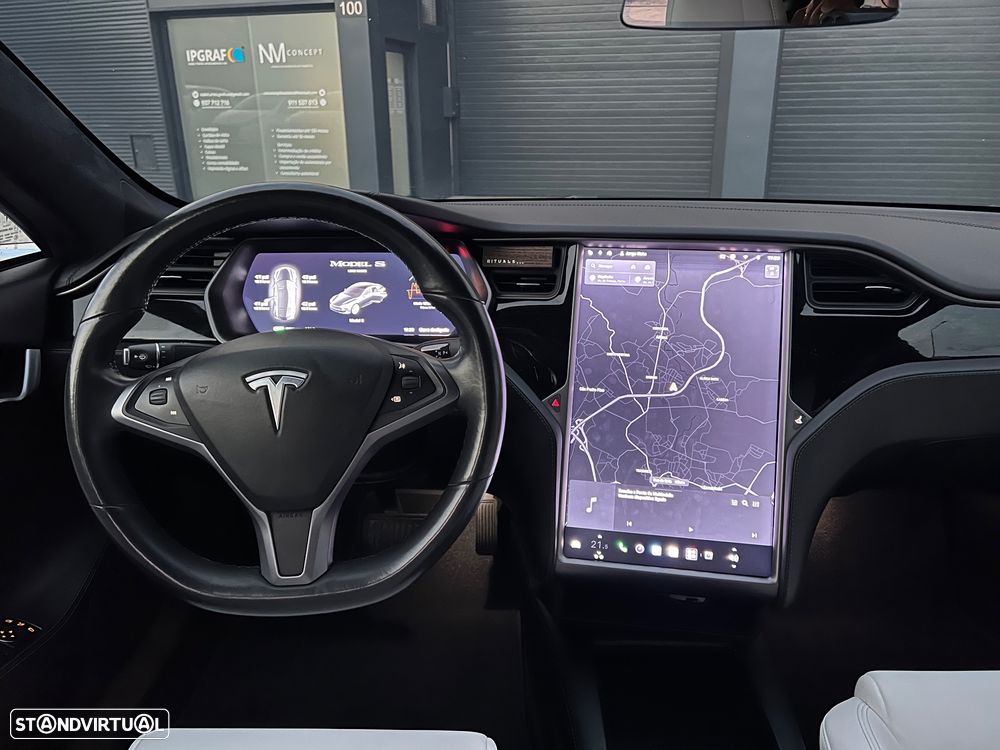 Tesla Model S - 13