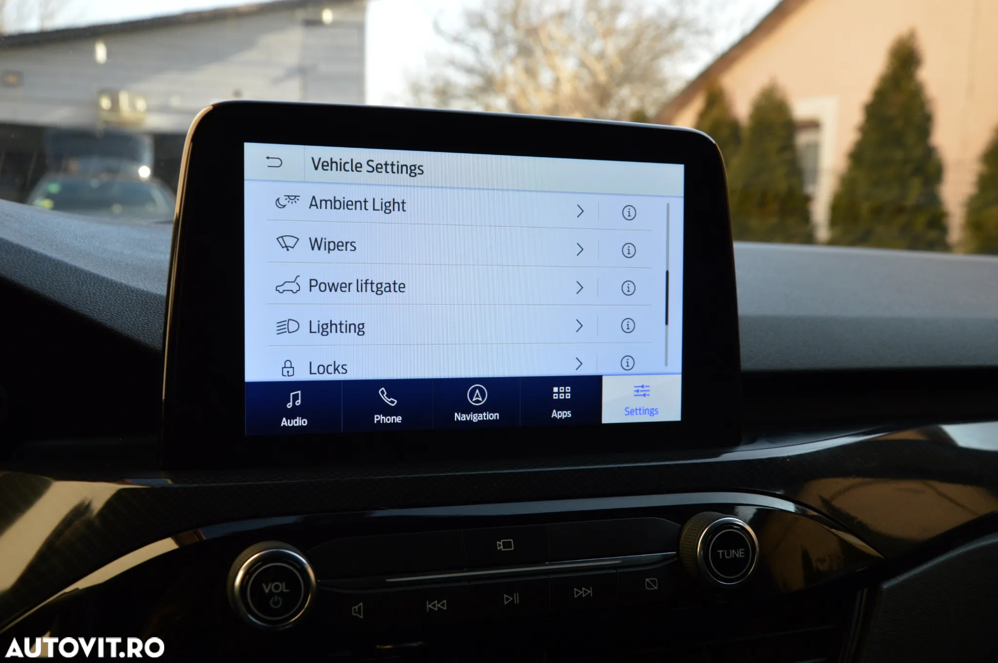 Ford Kuga 2.0 TDCi 2WD ST-Line - 28