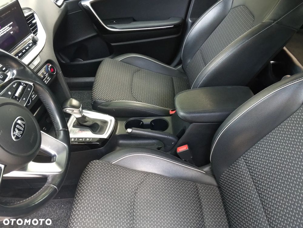 Kia Ceed 1.6 CRDi (48V Mild-Hybrid) DCT7 GT Line - 15