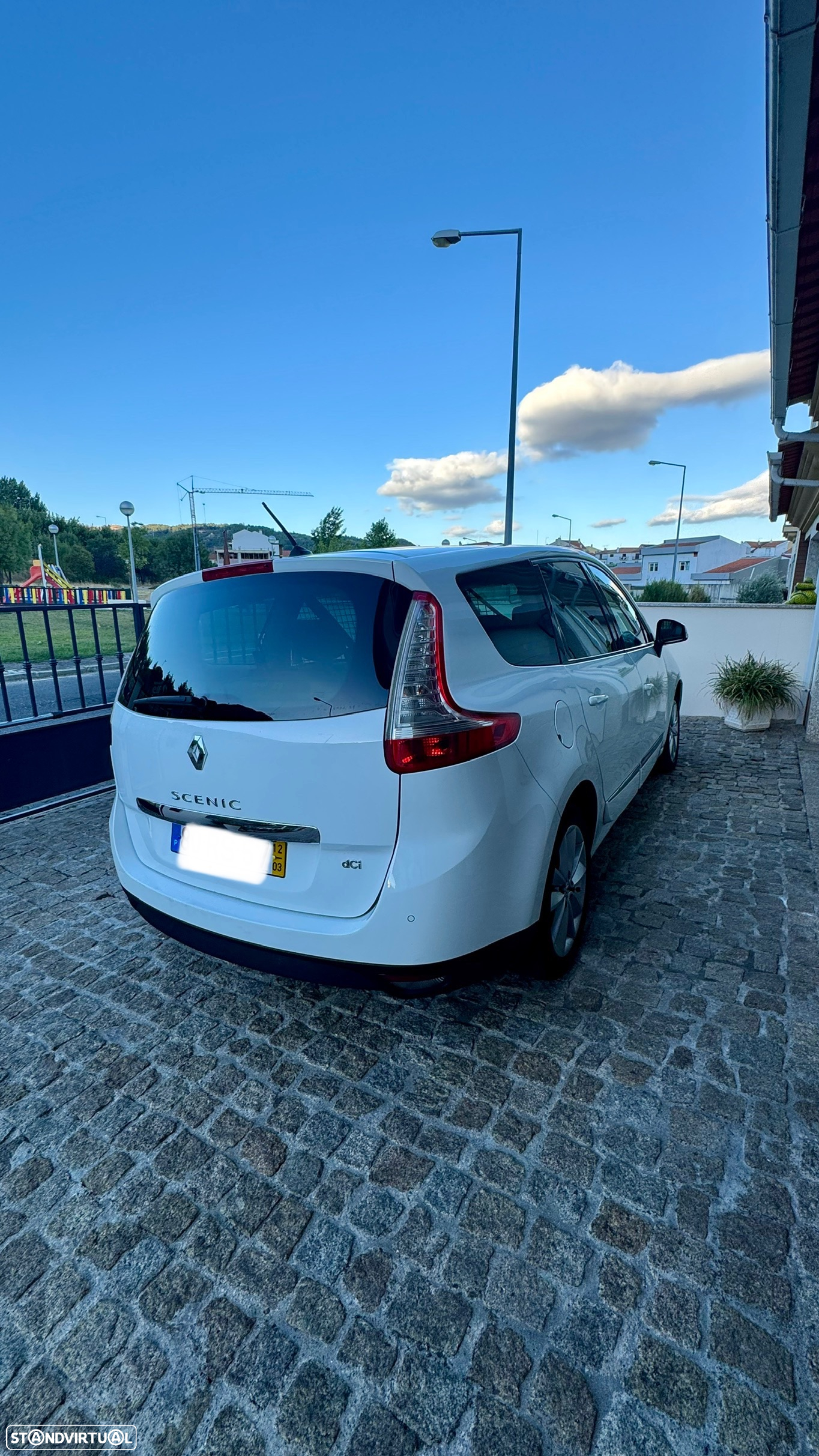 Renault Grand Scénic 1.6 dCi Bose Edition SS - 3