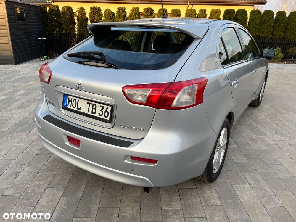 Mitsubishi Lancer 1.8 Invite - 3