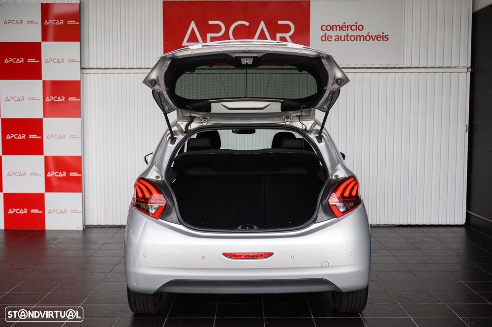 Peugeot 208 1.2 PureTech Style - 15