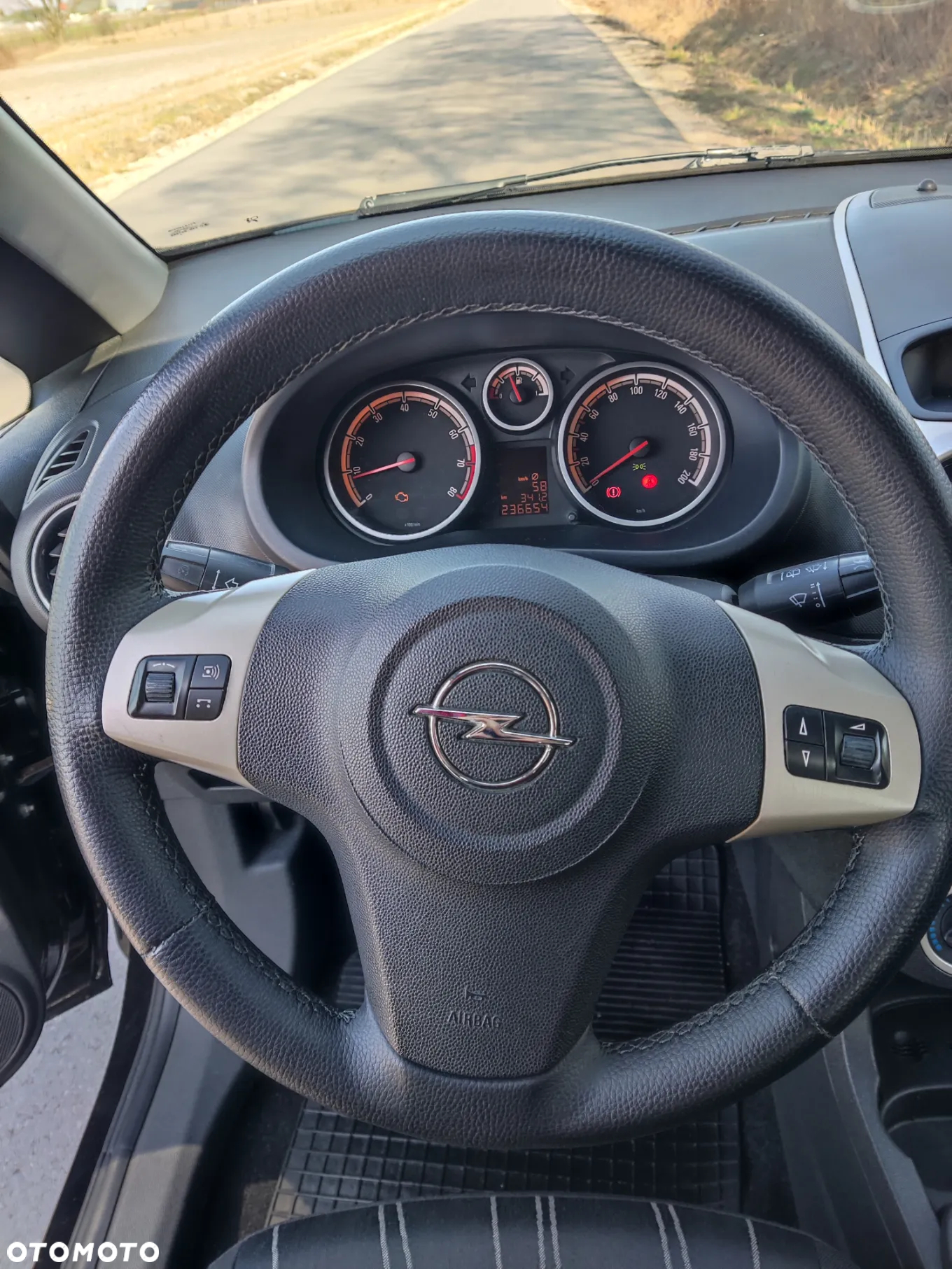 Opel Corsa 1.2 16V Enjoy - 9