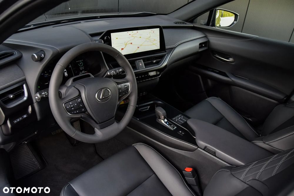 Lexus UX 300h F Sport Design AWD - 3