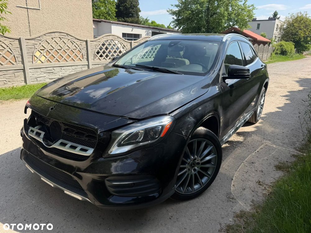 Mercedes-Benz GLA 250 4Matic 8G-DCT AMG Line - 3