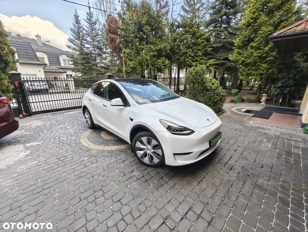 Tesla Y Performance AWD - 14