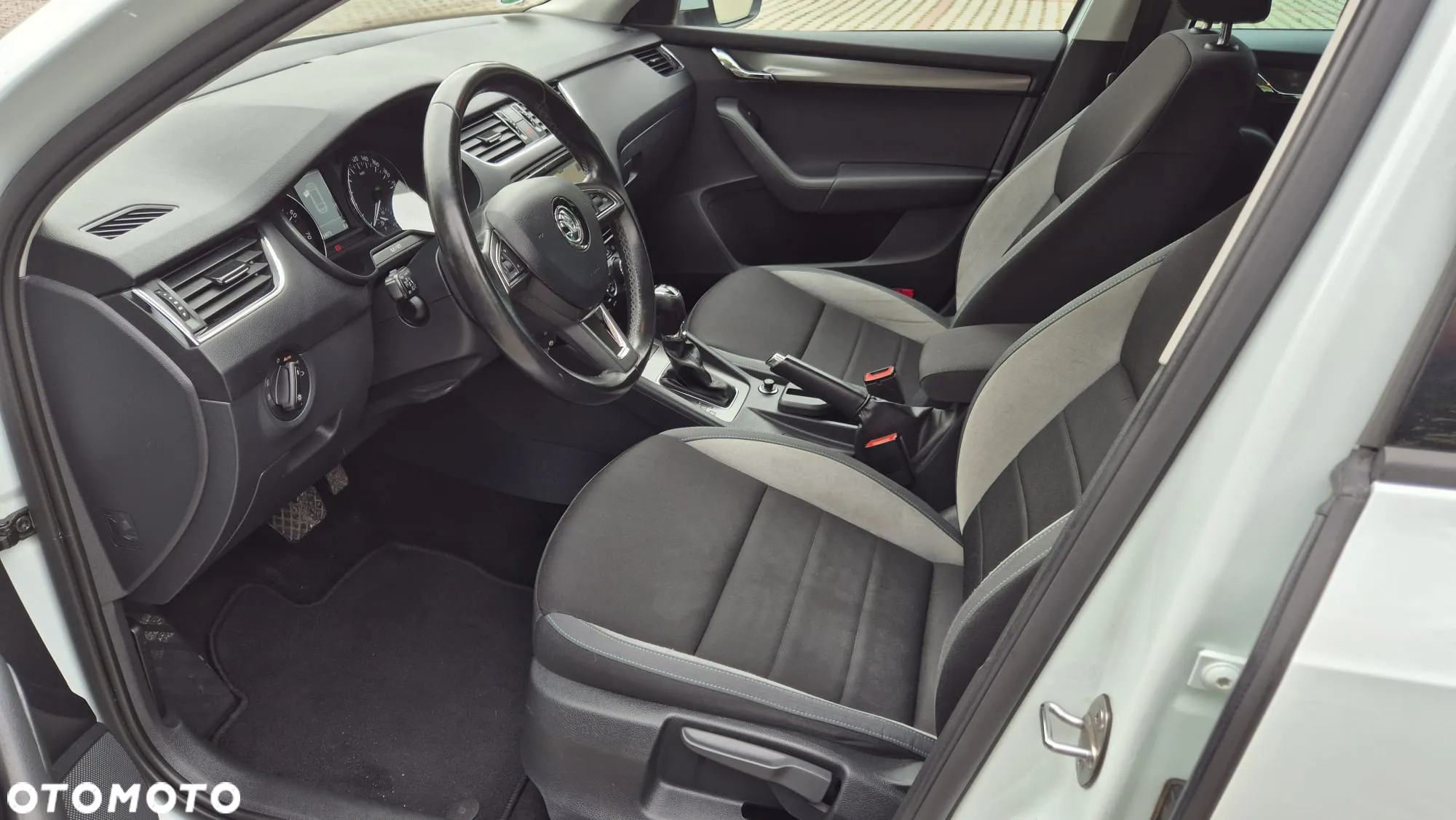 Skoda Octavia Combi 1.4 TSI DSG Ambition - 19
