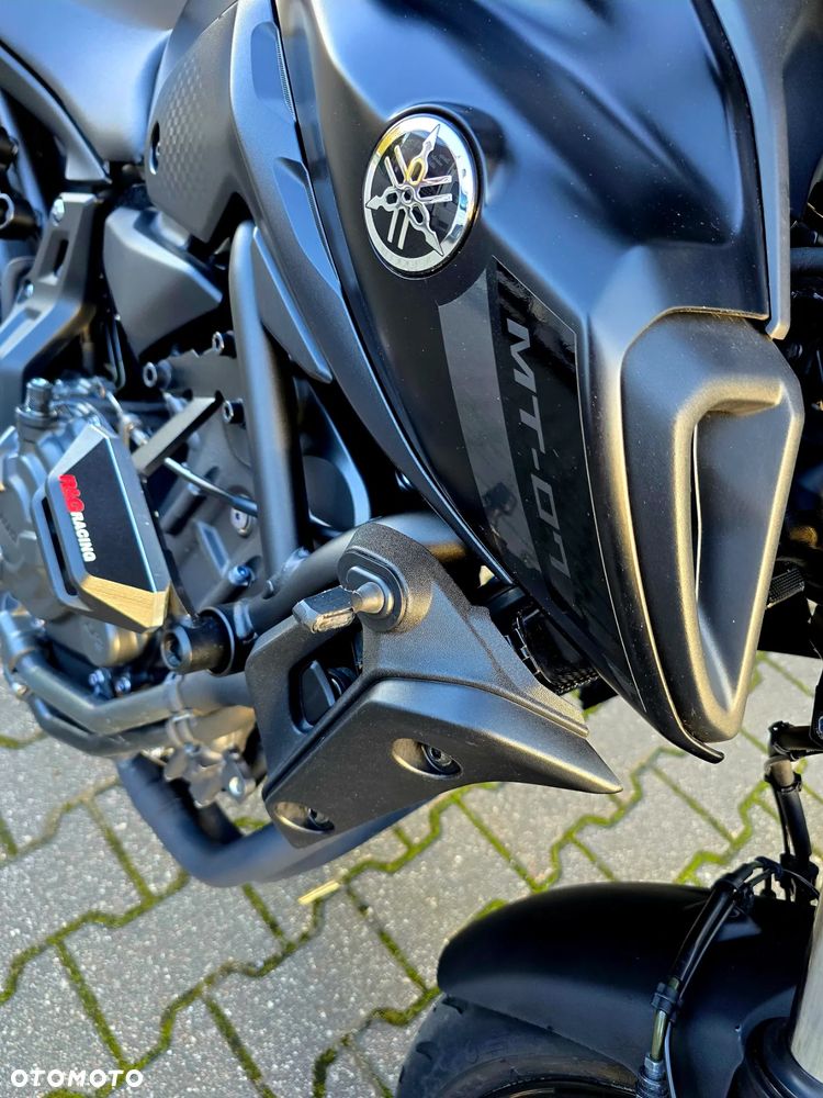 Yamaha MT - 17