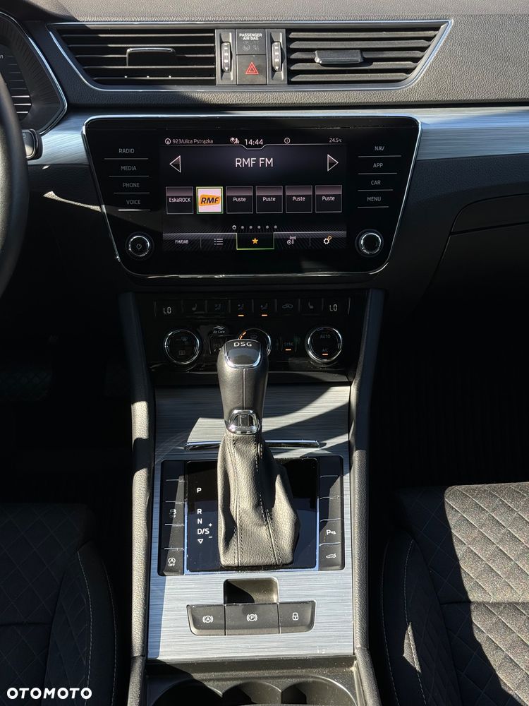 Skoda Superb 2.0 TDI SCR Ambition DSG - 20