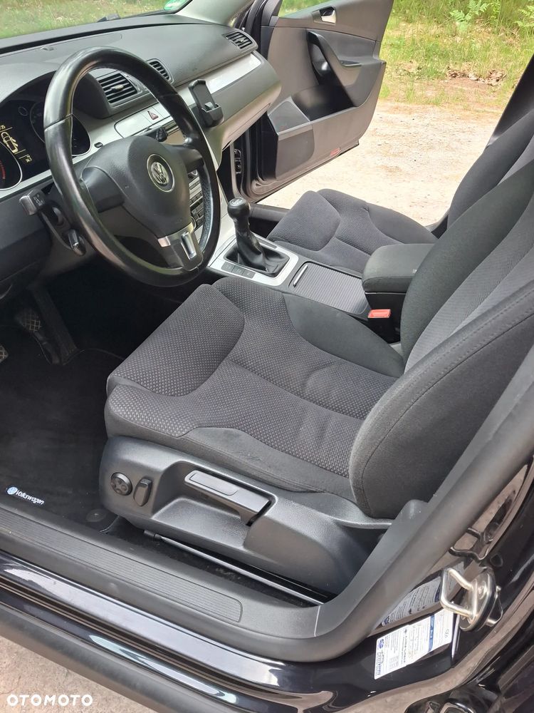 Volkswagen Passat - 14
