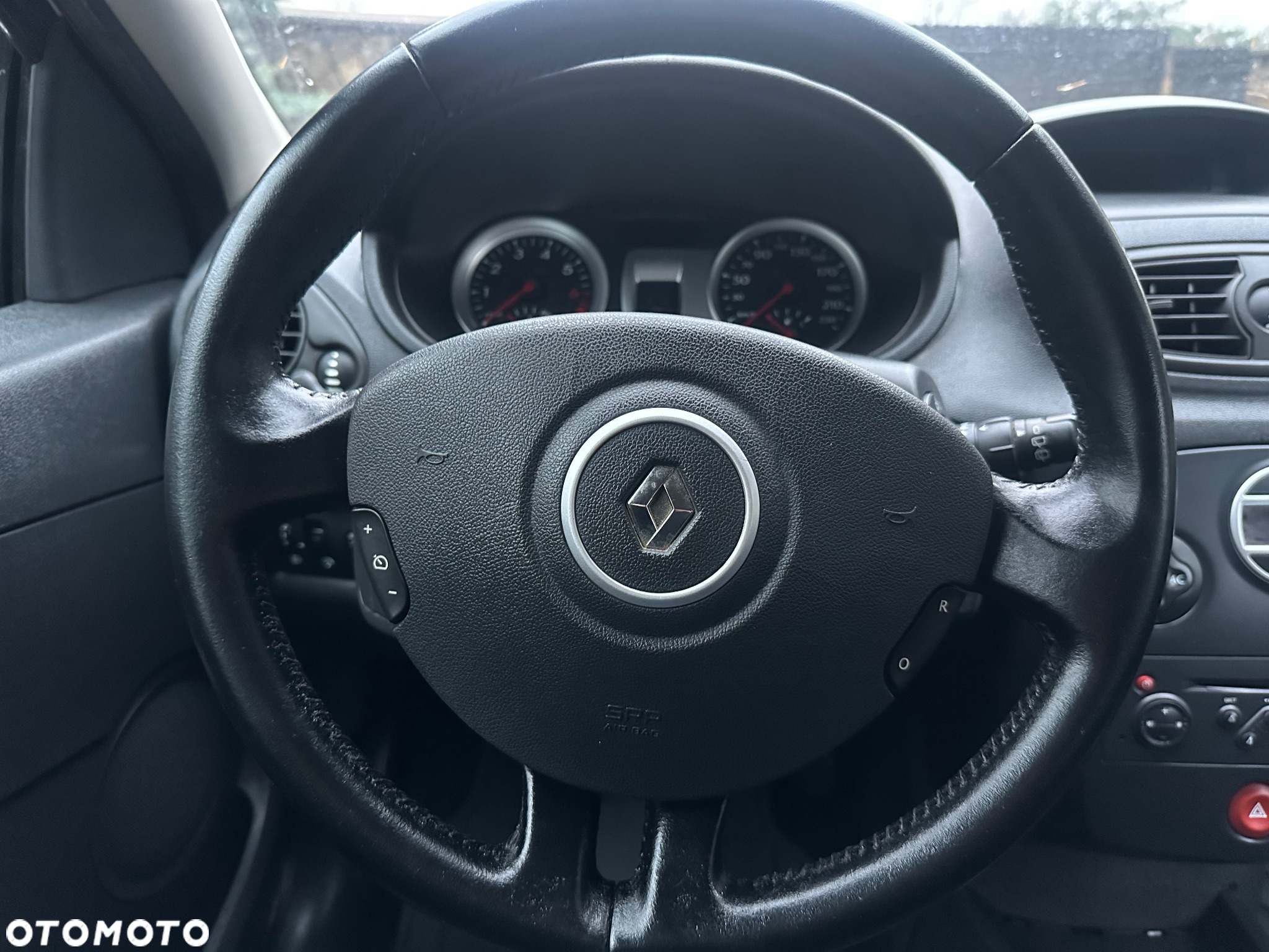 Renault Clio 1.2 16V Privilege - 18