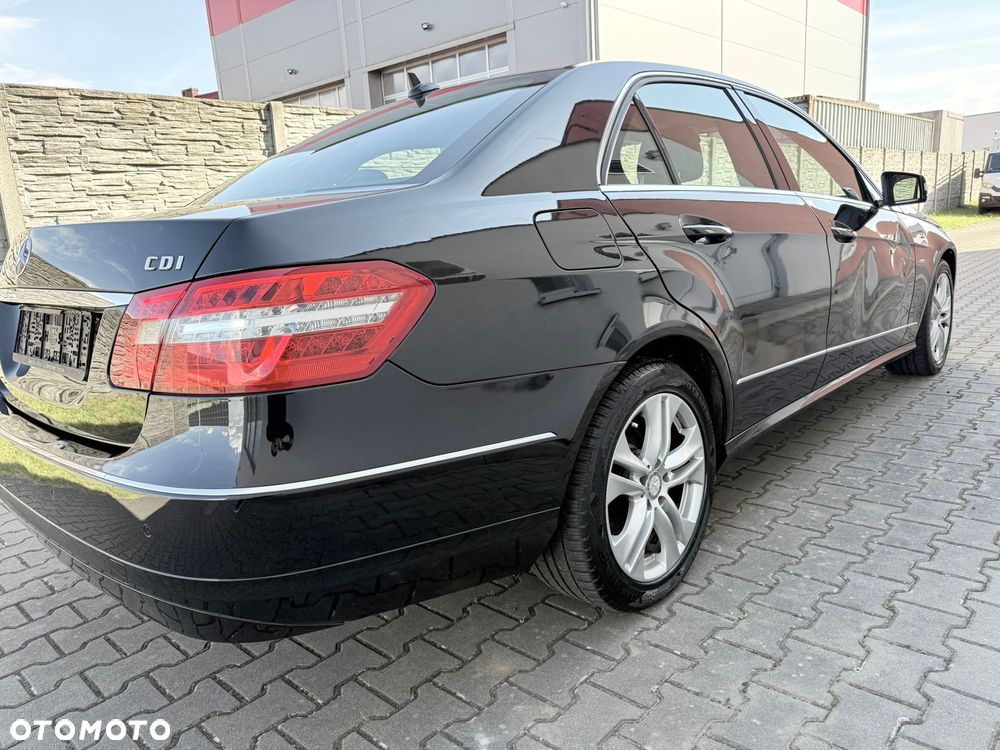 Mercedes-Benz Klasa E 220 CDI BlueEff Avantgarde - 13