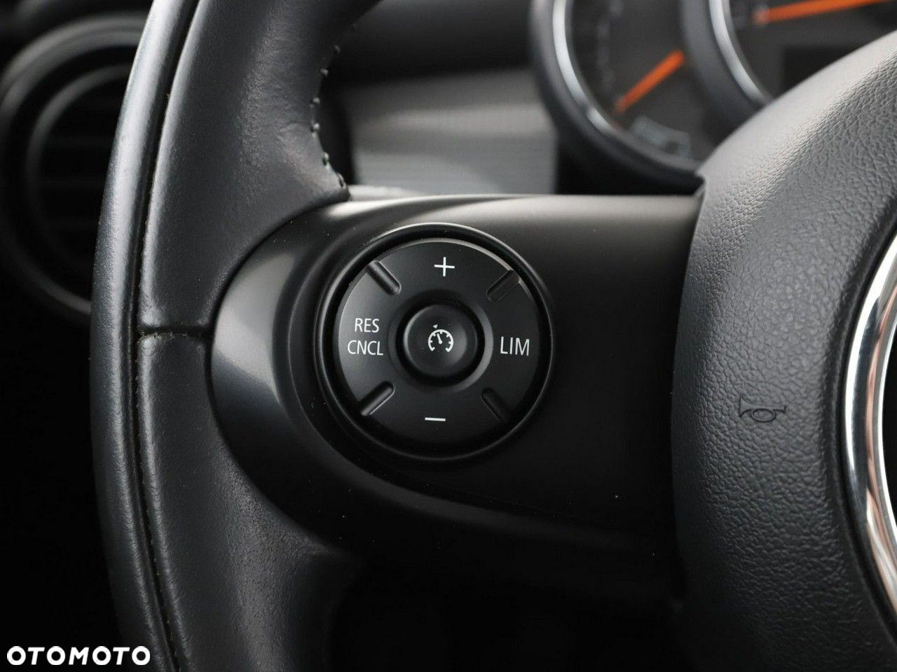 MINI Cooper Standard - 29