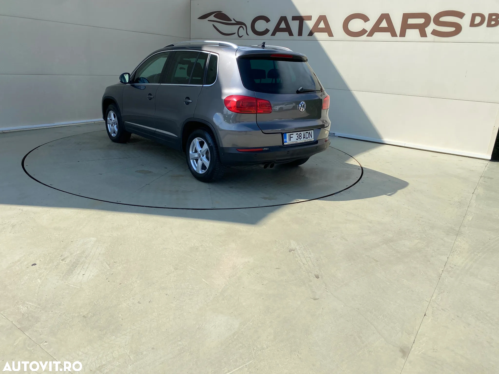 Volkswagen Tiguan 2.0 TDI 4Motion DSG Track & Field - 11