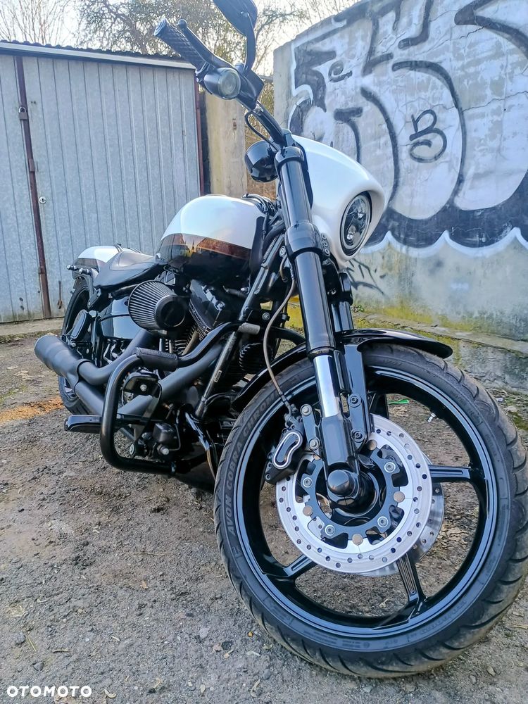 Harley-Davidson Softail Breakout - 3