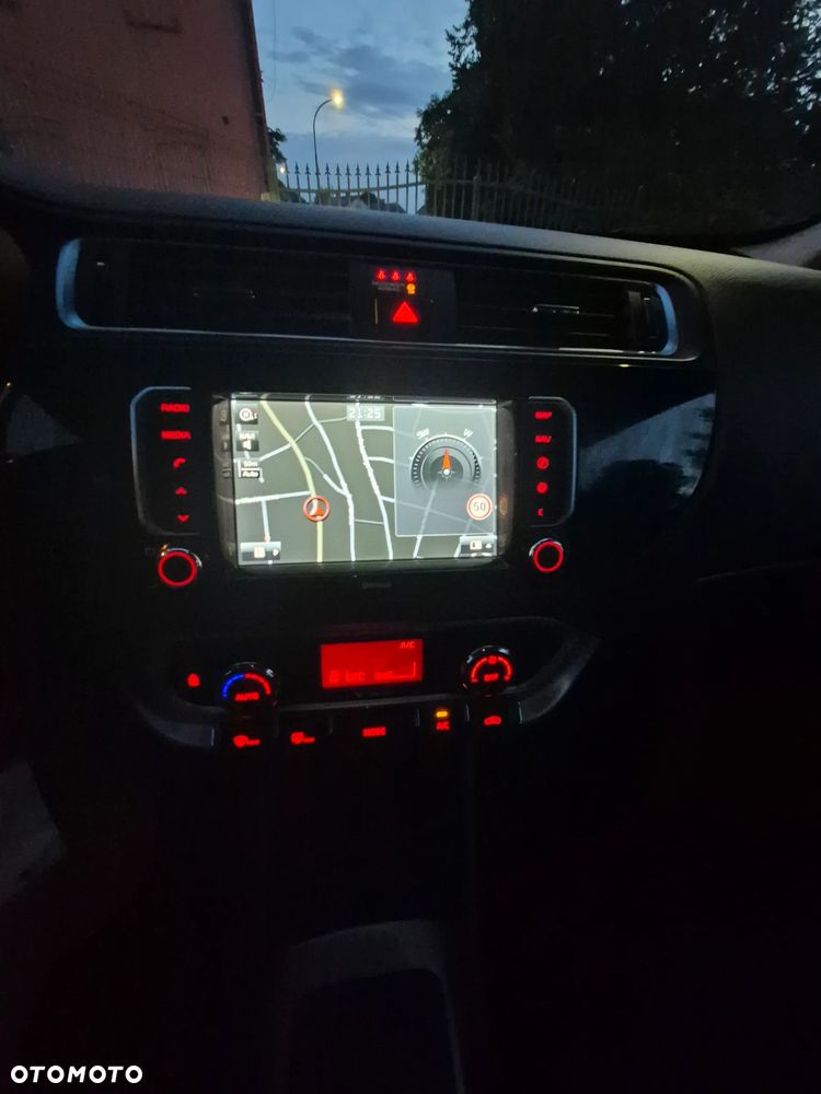 Kia Rio 1.2 Dream Team Edition - 14