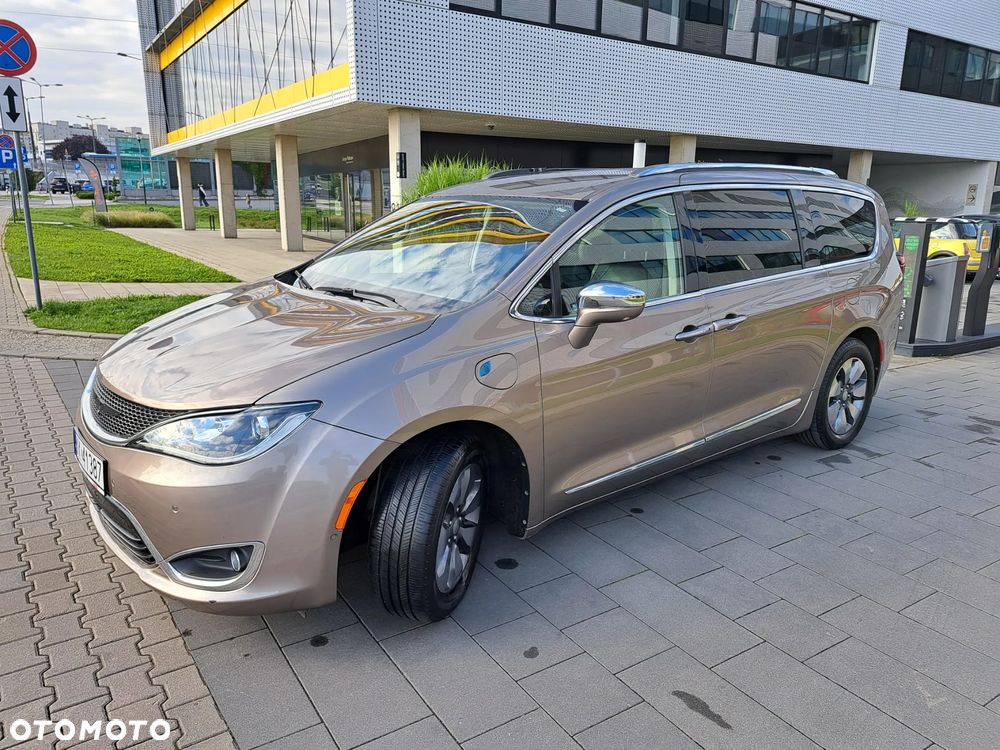 Chrysler Pacifica - 20