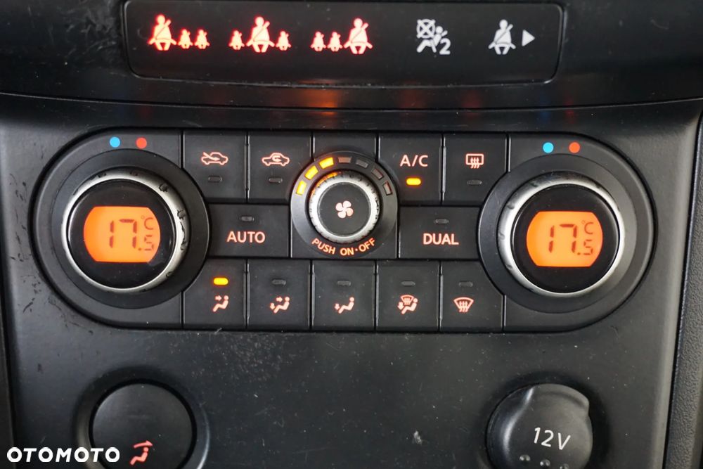 Nissan Qashqai 2.0 dCi DPF tekna - 30