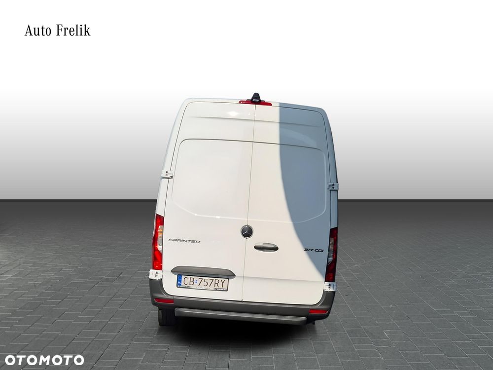 Mercedes-Benz Sprinter 317 - 4