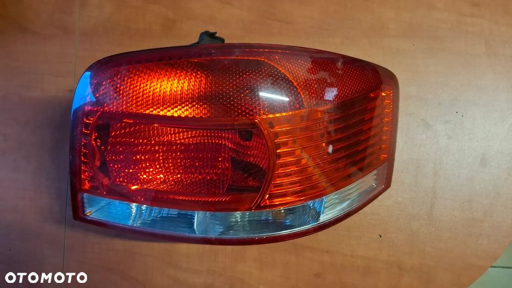 AUDI A3 8P 3D LAMPA TYLNA LEWA PRAWA EUROPA - 3