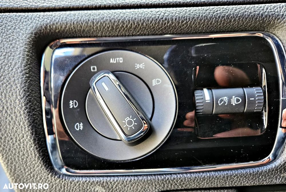 Skoda Superb 2.0 TDI Elegance - 24