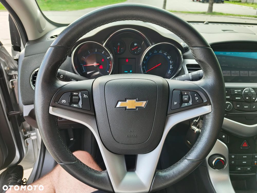 Chevrolet Cruze 1.8 LT - 13