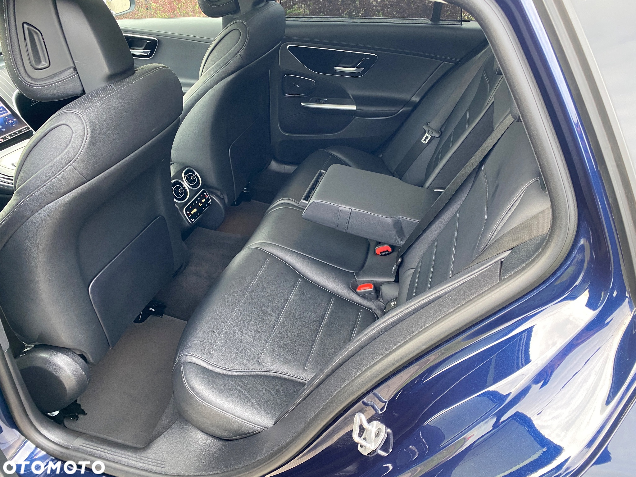 Mercedes-Benz Klasa C 300 e PHEV Avantgarde - 24